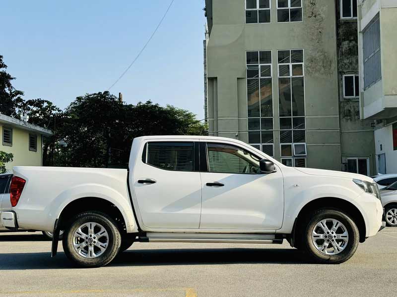 Chọn bán tải, mua Nissan Navara cũ, tại sao không?